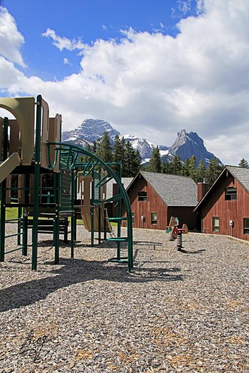 Banff Gate Mountain Resort Canmore Bagian luar foto