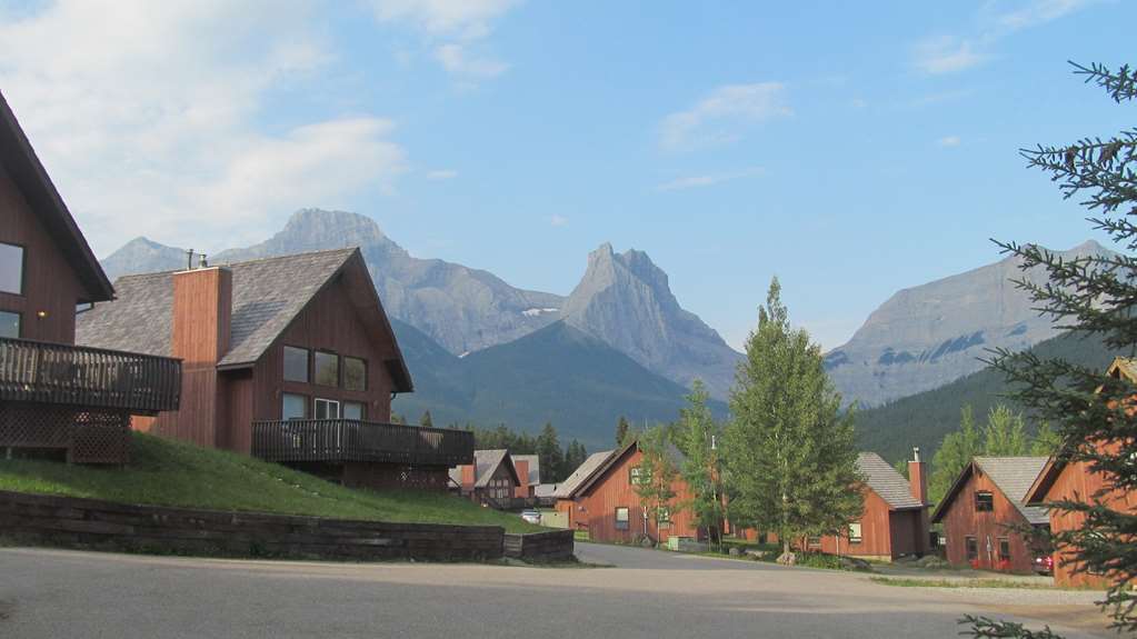 Banff Gate Mountain Resort Canmore Bagian luar foto