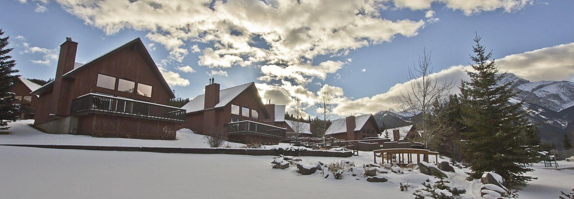 Banff Gate Mountain Resort Canmore Bagian luar foto