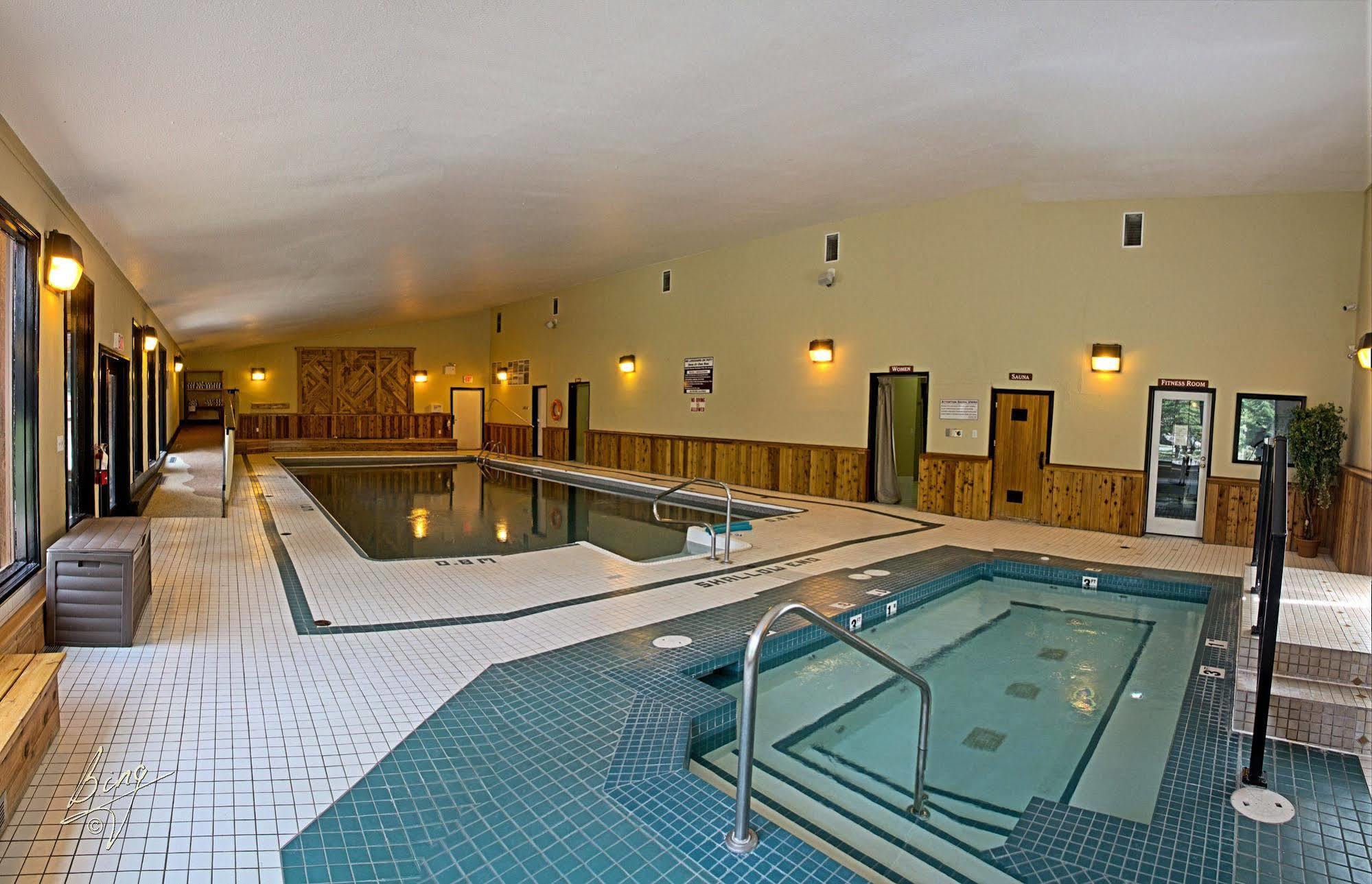 Banff Gate Mountain Resort Canmore Bagian luar foto