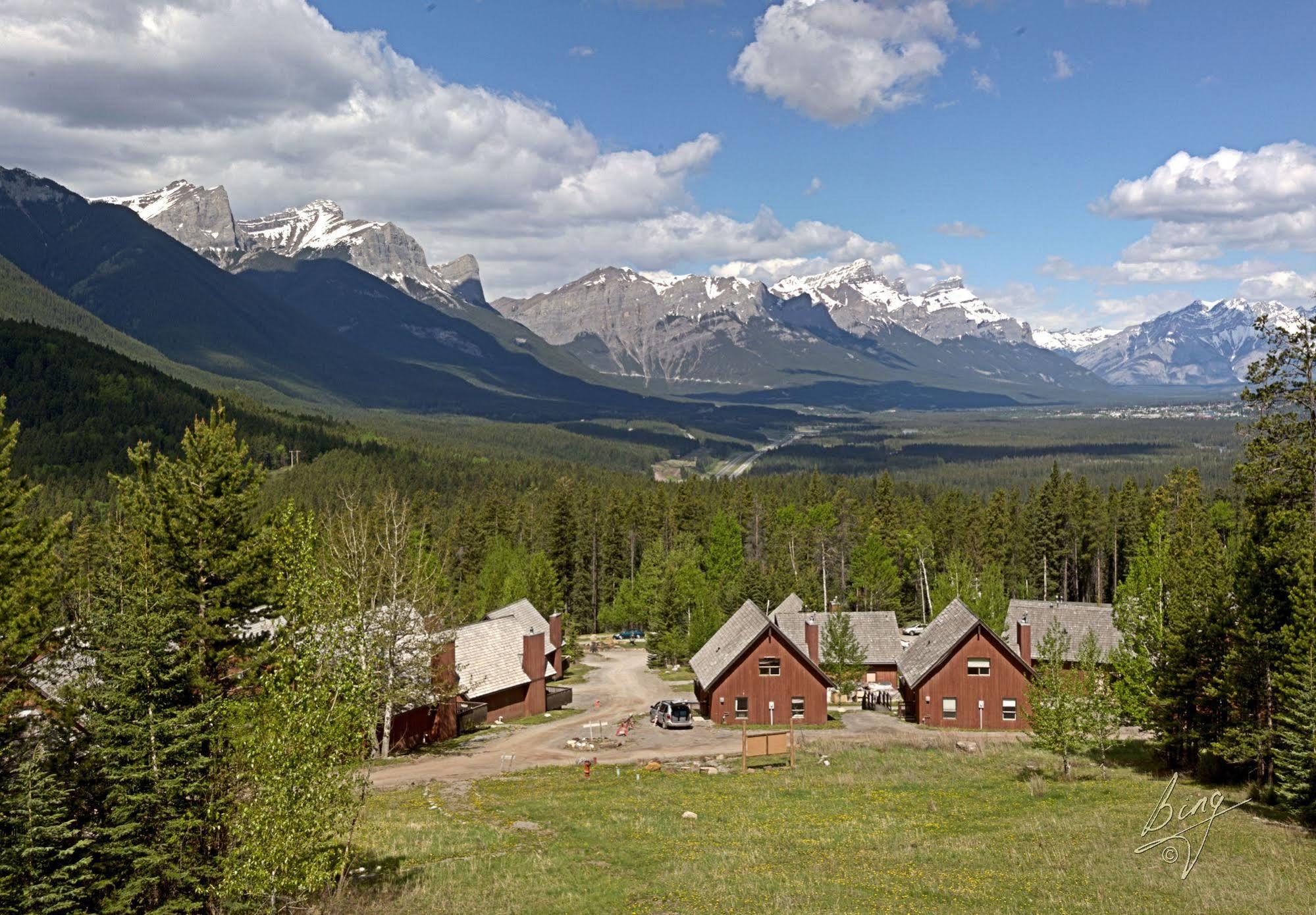 Banff Gate Mountain Resort Canmore Bagian luar foto